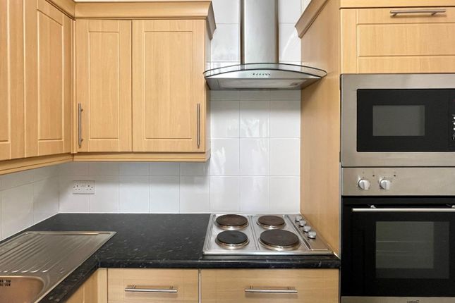 41 Homeside House, Bradford Place, Penarth photo 4