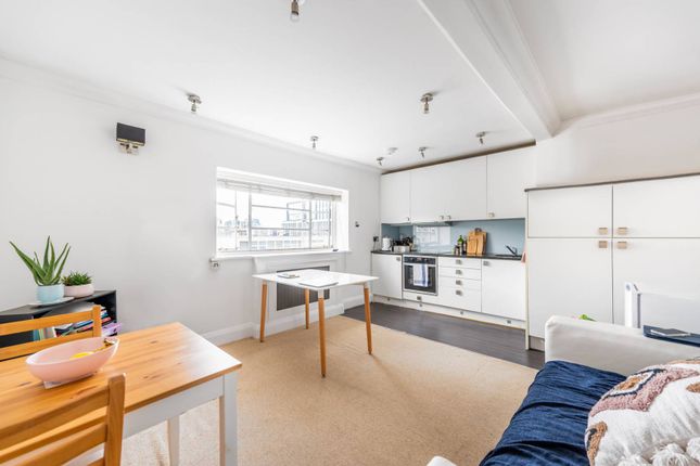Flat for sale in Westbourne Terrace, Lancaster Gate, London
