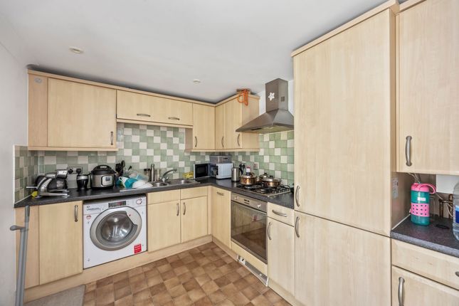 9 Kings Gate Gordon Road, Haywards Heath photo 4