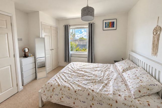 35, Fenwick Close, Newcastle Upon Tyne photo 5