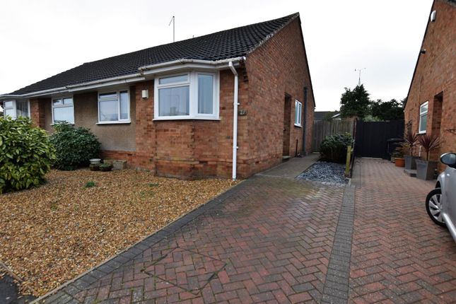 2 bed bungalow to rent in Chumleigh Walk, Abington, Northampton NN3