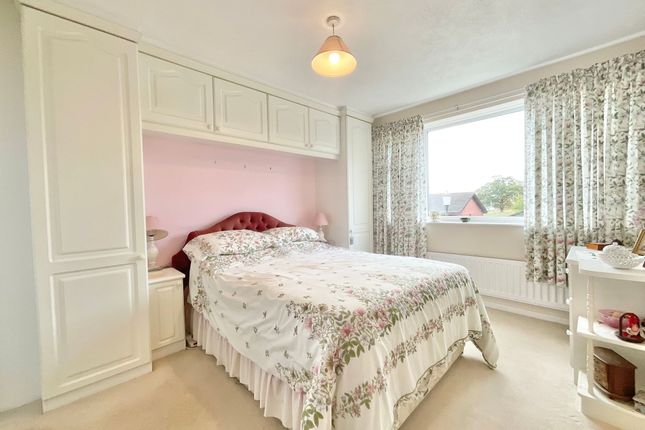 15 Windmill Drive, Crewe photo 3