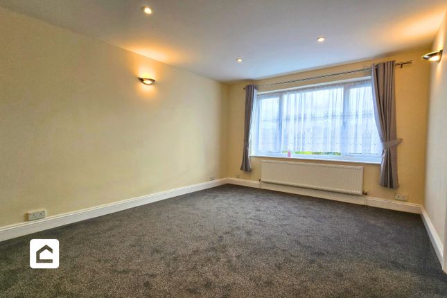56, Inglewood, Croydon photo 2