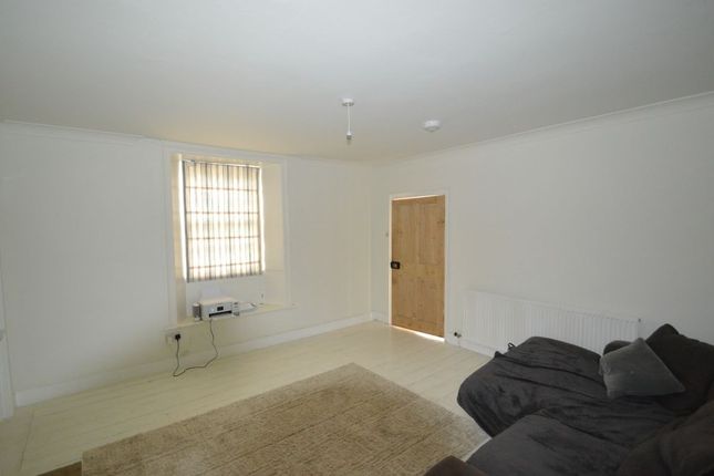 12 Wykeham, Scarborough photo 4