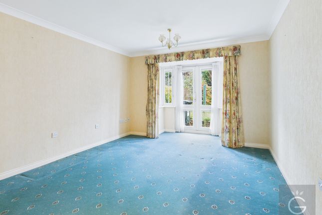 23, Barrington Way, Reading photo 4