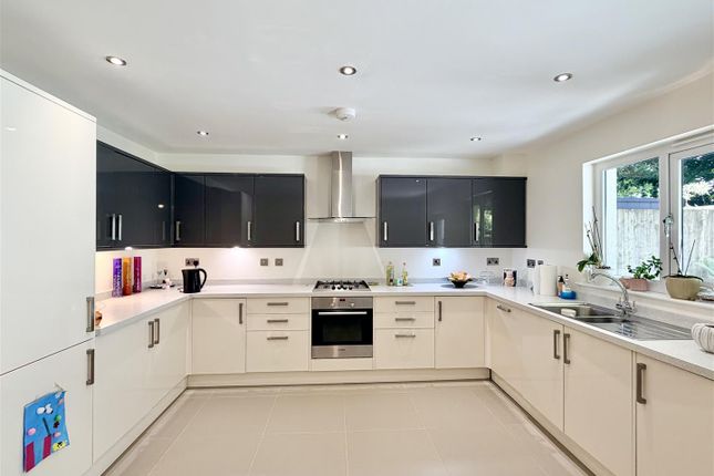 11, Verden Close, Plymouth photo 3