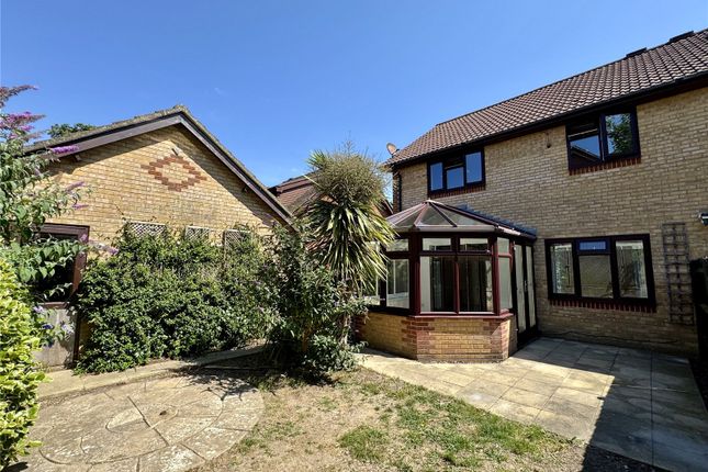8, Yerville Gardens, Lymington photo 2