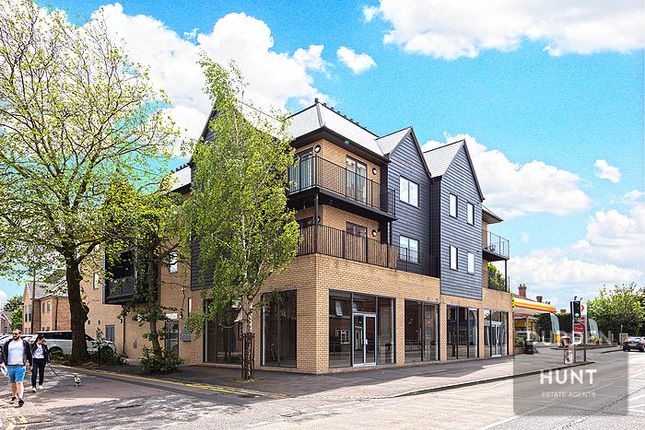 Thumbnail Flat for sale in Half Moon Lane, Epping