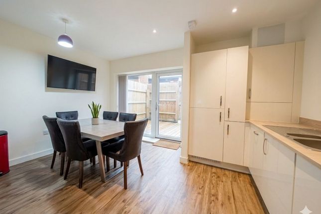 123 Brookhill Road, London photo 4