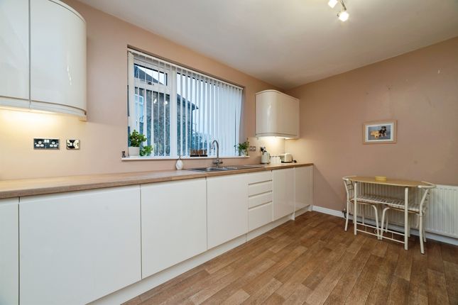 31, Queens Way, Cottingham photo 4