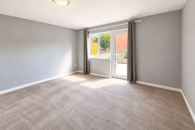 27, Cedar Close, Cornwall photo 3