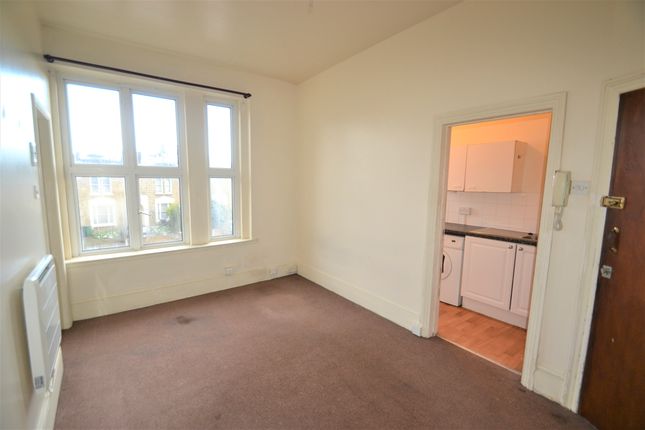 131, Hainault Road (6), Leytonstone, London photo 3