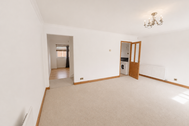 11 Hampton Close, Bedford photo 4