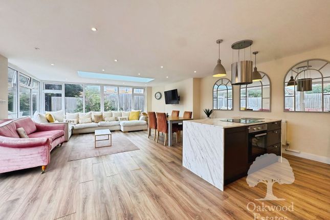 32, Walpole Road, Slough photo 2
