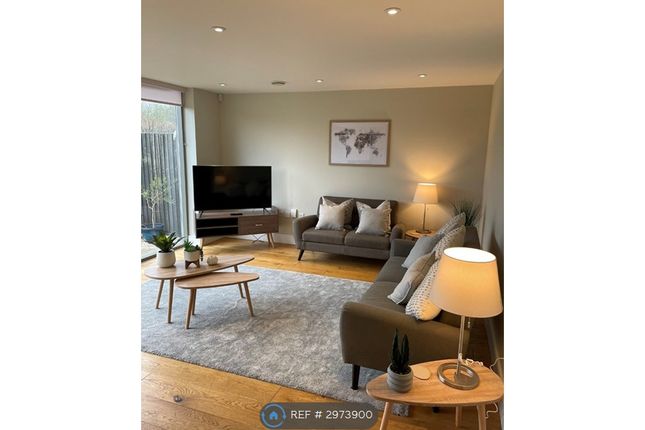 West Terrace, Orchard Square The Garden Quarter Caversfield, Bicester, Oxfordshire photo 3