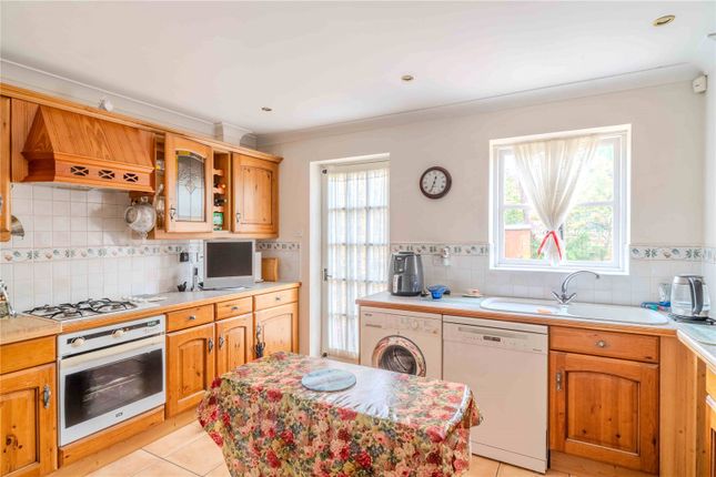 4, Croft Gardens, Broadway photo 4