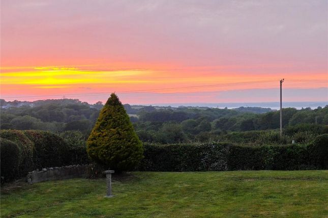 96, WITH A FANTASTIC SEA VIEW Pallance Road, Cowes photo 2