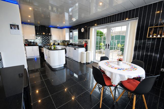 Saffron Crescent, Doncaster photo 3
