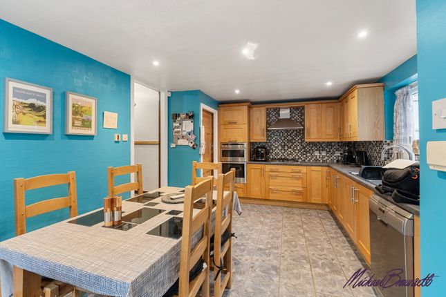 Woodlands, Tweedy Street, Bradford photo 4