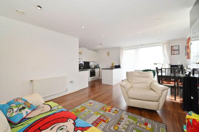 9, Nevis Court, Edgware photo 4