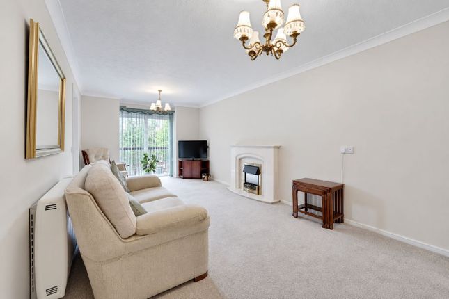 32 Aspley Court, Warwick Avenue, Bedford photo 3