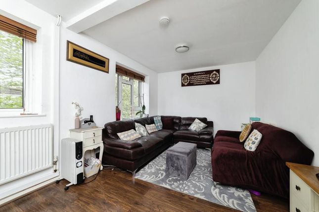 Maisonette to rent in Whiting Avenue, Barking