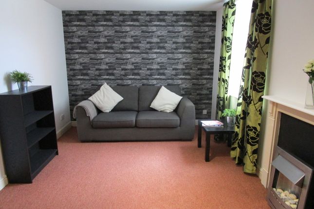 Contemporary Lounge