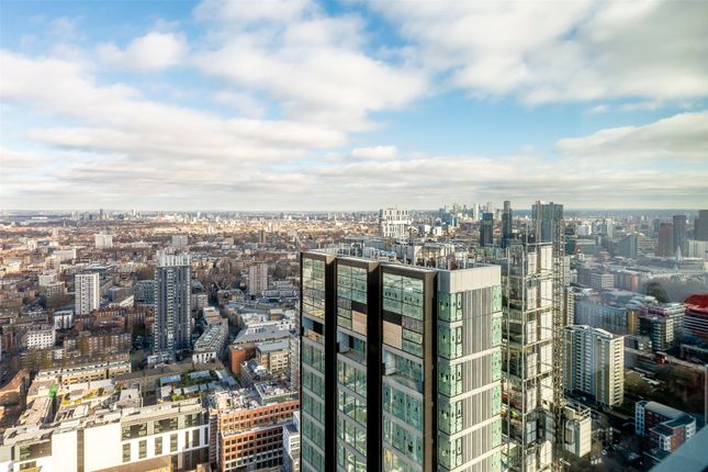 Flat for sale in Carrara Tower, 250 City Road