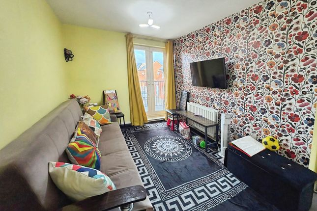 Flat 6, 13, Beagle Close, Leicestershire photo 2
