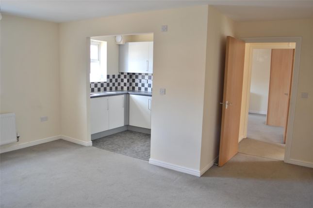 2D,, Bowthorpe Drive, Gloucester photo 2