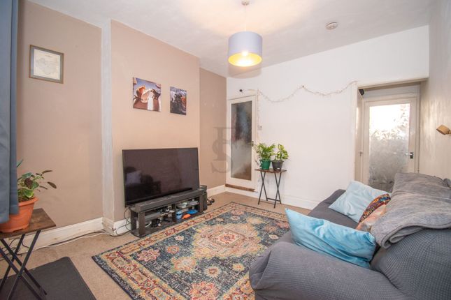 24 Paget Road, Leicester photo 4