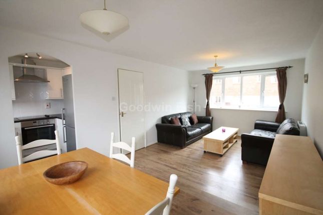 Flat to rent in Nash Street, Hulme, Manchester