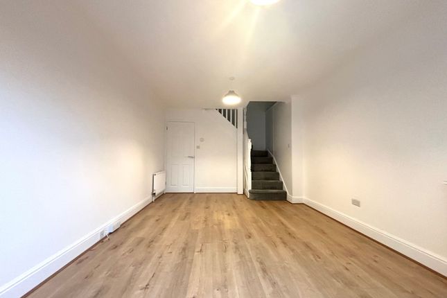 16 Saddlers Place, Royston photo 4