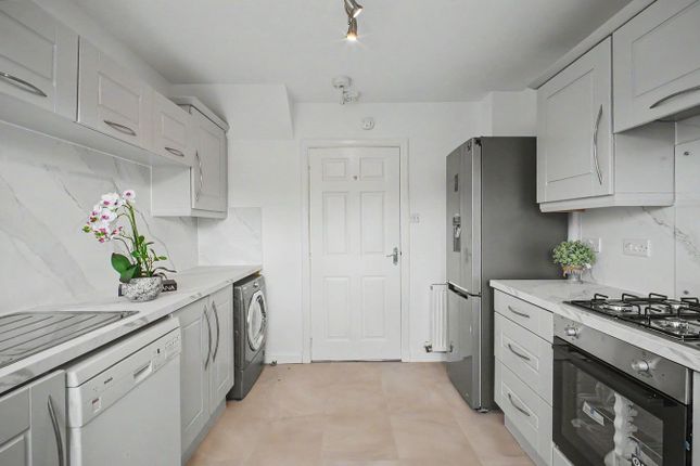 23, Station Gate, Darvel photo 4
