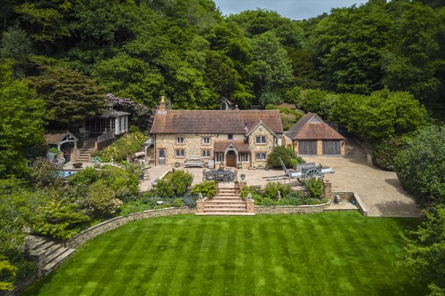 Horse Block Hollow, Cranleigh photo 3