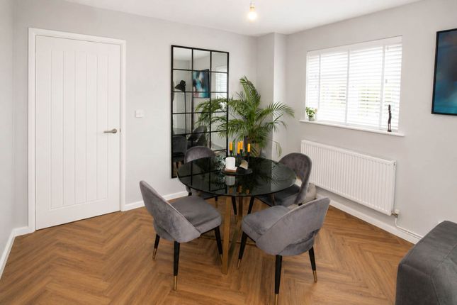8, Angus Road, Aylesbury photo 4