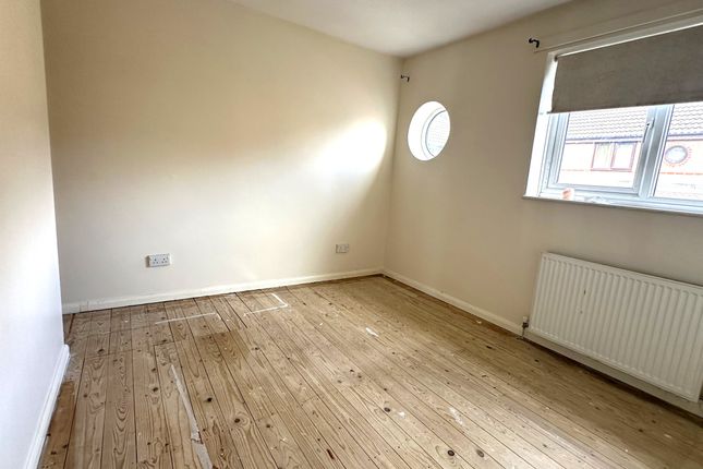17, Fryday Street, Milton Keynes photo 4