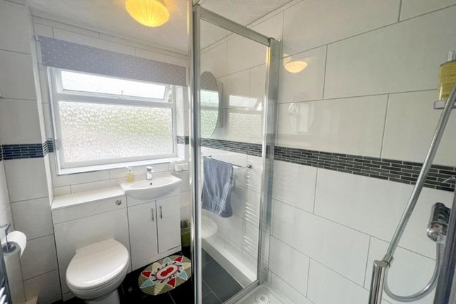 2 Bower Close, Northolt photo 3