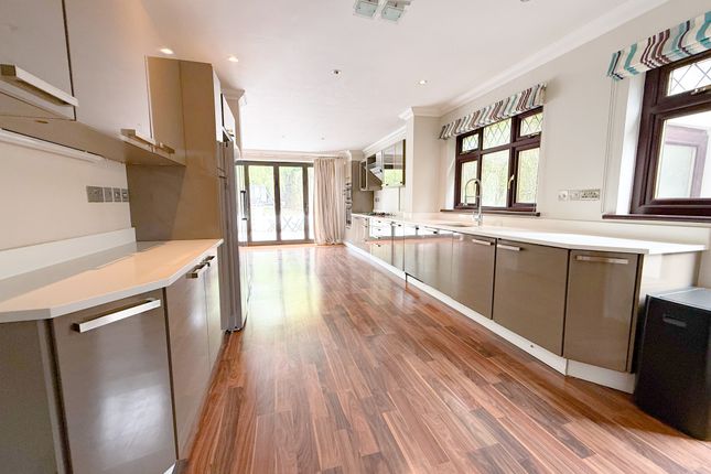 Heath Drive, Potters Bar, Hertfordshire photo 3