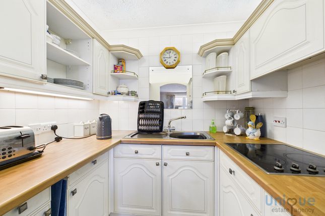Flat 308, Ashton Garden Court, Lytham St. Annes photo 4