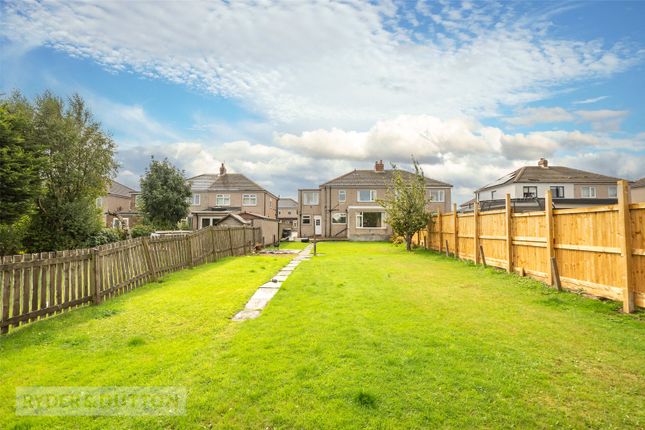 122, Goldington Avenue, West Yorkshire photo 2