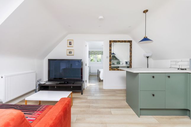 Clarendon Lodge Clarendon Way, Winchester photo 4