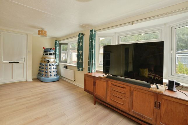 44, Longbeech Park, Charing photo 4
