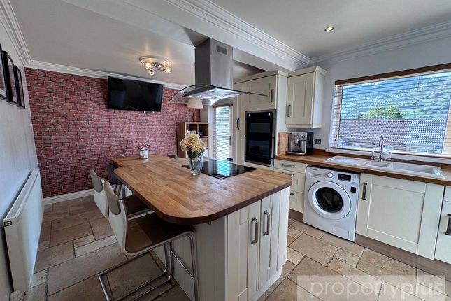 12, Heather Way, Rhondda Cynon Taff photo 3