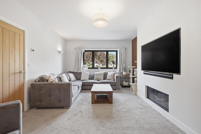 25A Peterhouse Crescent, Woodbridge photo 4