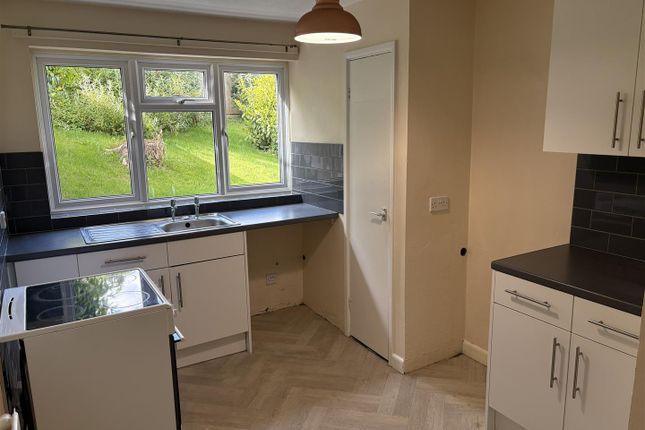 14, Cedar Drive, Dursley photo 3