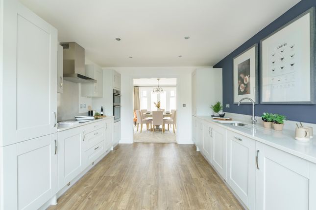 2 Sided Kitchen With Lots Of Storage