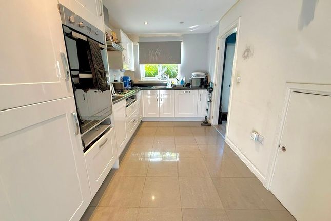14, Fieldstone, Houghton Regis photo 2