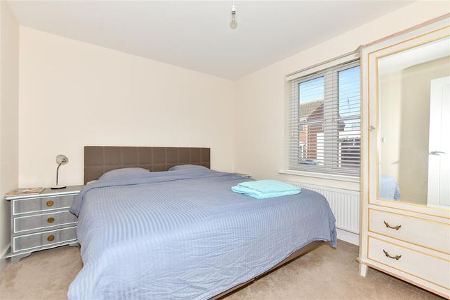 Town house for sale in Golf Road, Deal, Kent