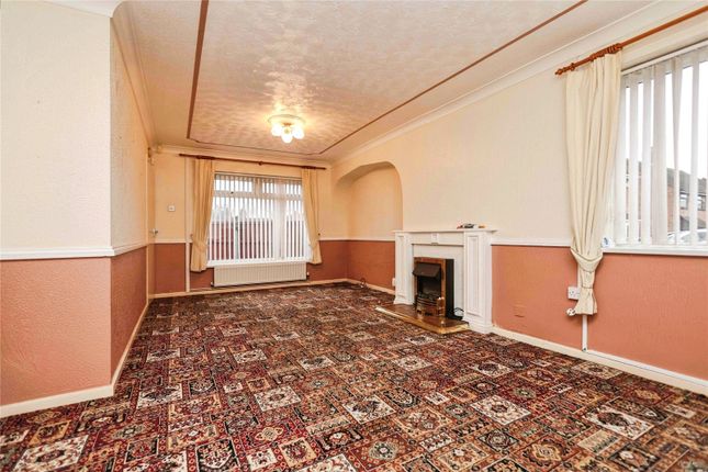 19, Chelmsley Grove, West Midlands photo 3